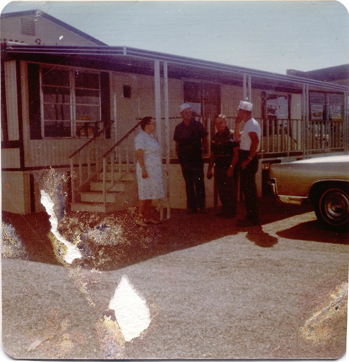 1699.jpg - Ruth Kauffman, Ray Roth, Vernon Kauffman, Robert Kauffman.  1971c