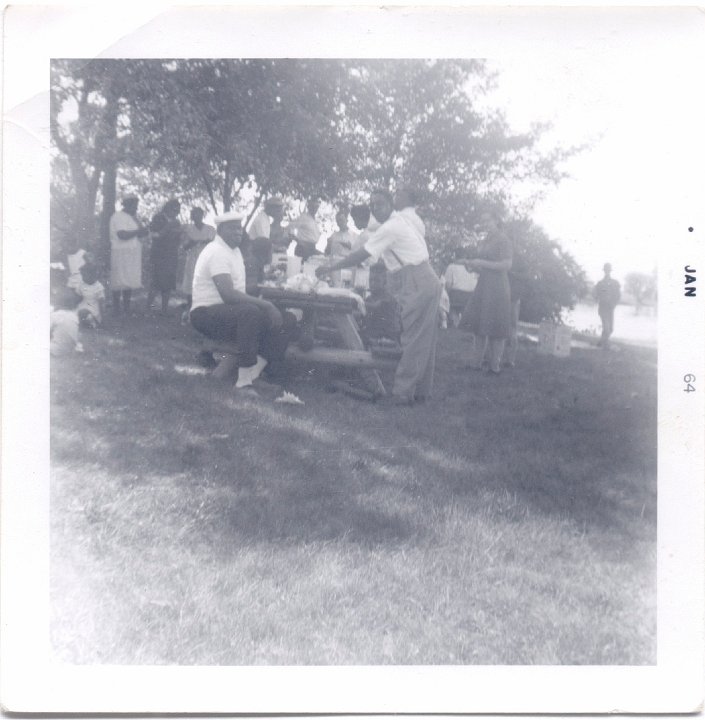 1725.jpg - Saginaw Church Picnic.  Miriam Sweigart right, Ray Roth center.  1963