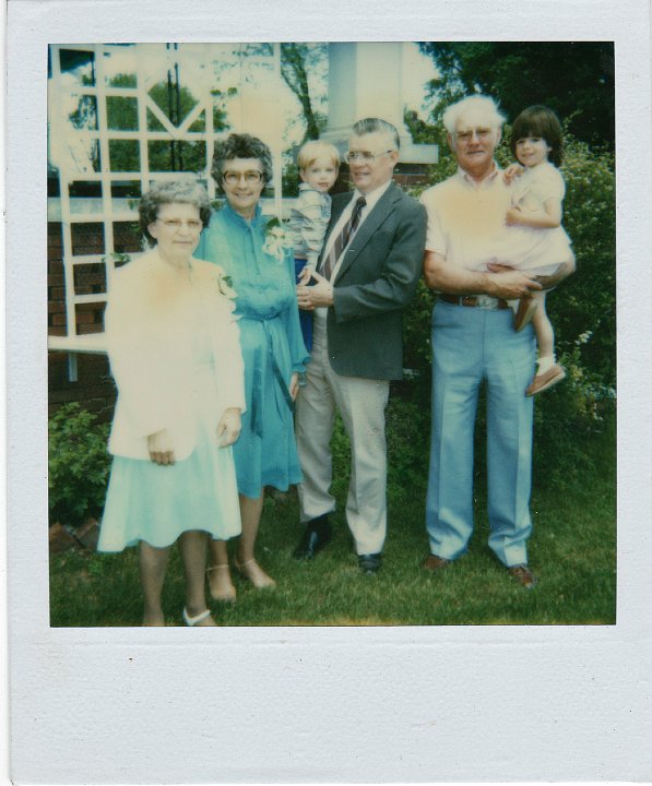 1862.jpg - Edna Roth, Irene Norris, Aaron Roth, Bob Norris, Ray, Mikayla Roth.