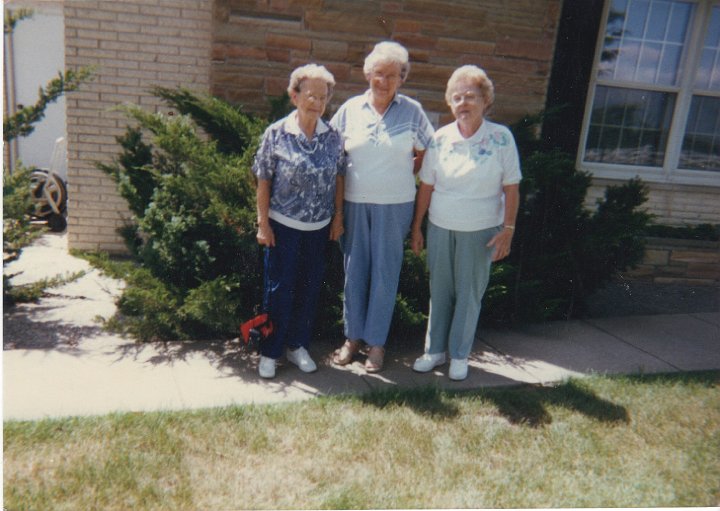 2013.jpg - Edna Roth, Elenora Woline, Audrey Peterson.  1997