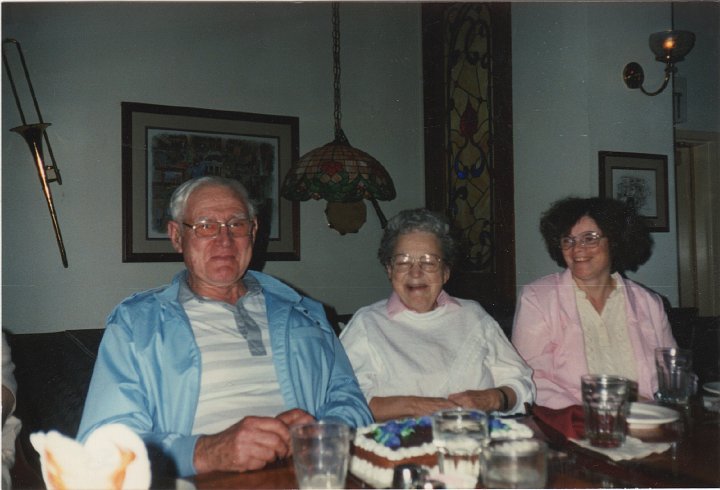 2035.jpg - Ray & Edna Roth, Kathy Roth