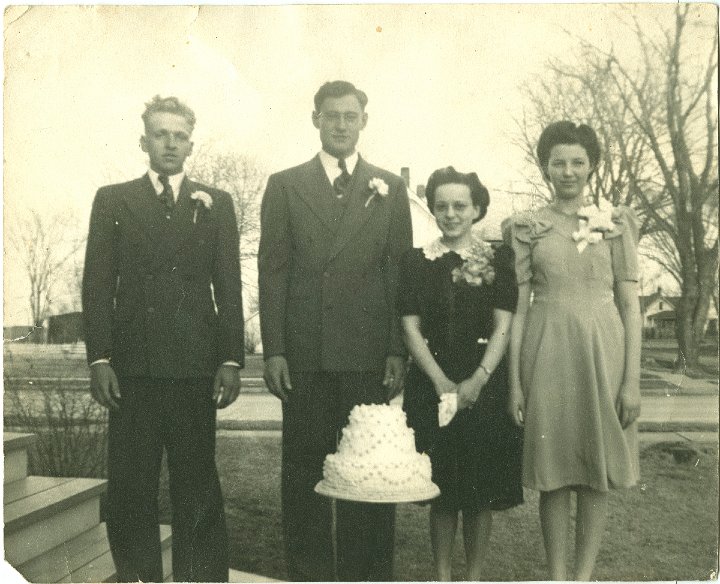 0354.jpg - Ray & Edna Wedding with Marlin Wyse & Aldine  1943