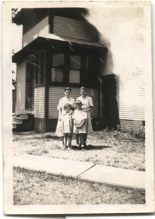 0487.jpg - 'Just before leaving'  FreshAires from Chicago.  Edna & Irene Reschly, Howard & Ethel King.  1938c