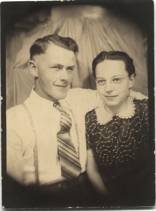 0488.jpg - 'One Sunday, just a 'make-believe.  It was awful.'  Orval Miller & Edna Reschly  1940c