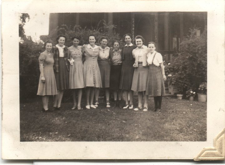 0503.jpg - ???, ???, Aldine Eichleberger, ???, ???, Irene Reschly, Alice Eichelberger, Millie O, Edna Reschly  1941c  unknown