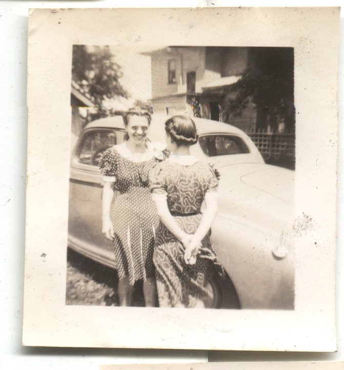 0587.jpg - Irene & Edna Reschly  1941c