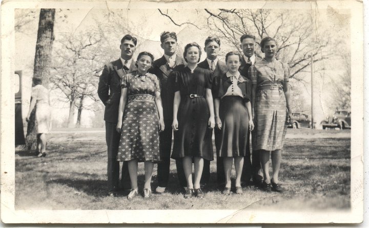 0599.jpg - Marvin Kraybill, Maurice Kraybill, Russell Kraybill, ???  Front:  ??? [Nebr], Vernelda Widmer, Edna Reschly, ???   1941c