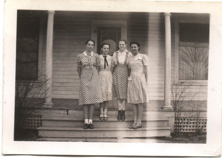 0611.jpg - 'In the Good Old Summer Time'  Alice Eichelberger, Edna & Irene Reschly, Aldine Eichelberger  1942c