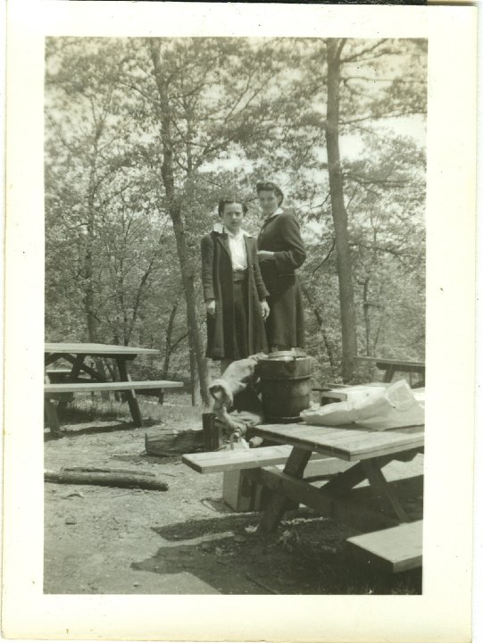 1256.jpg - Edna Reschly & Aldine Eichelberber, at Lake McBride.  1942