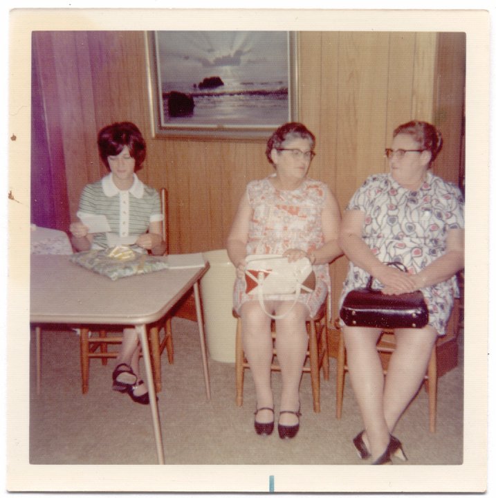 1704.jpg - Bridal shower for Jeanette Septer.  1972  Married to Roy Beachy Aug 12, 1972   Jeanette & Mrs. Septer, Helen Beachy at Edna Roth's house.