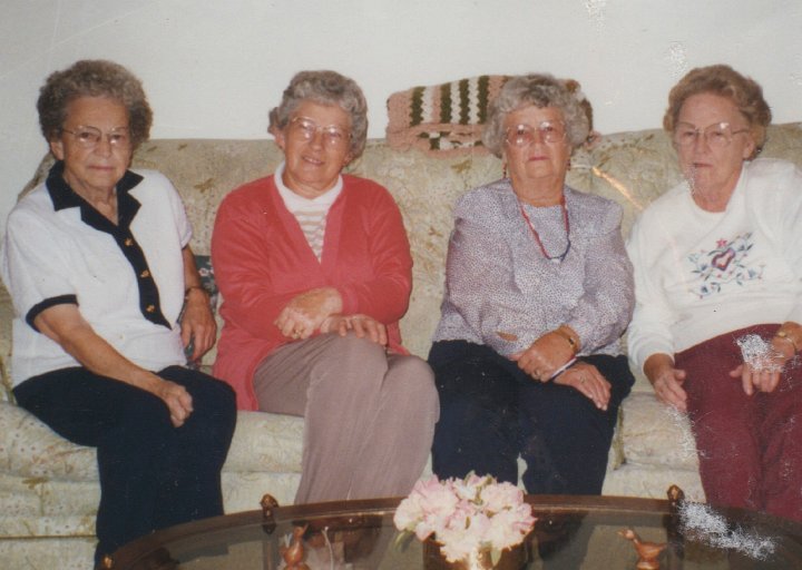 1985.jpg - Edna Roth, Elenora Woline, June Conrad, Audrey Peterson