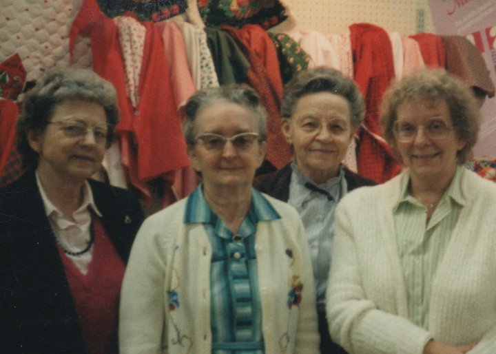 1987.jpg - Edna Roth, Ollie Roth, Wilma Roth, Lola Roth.