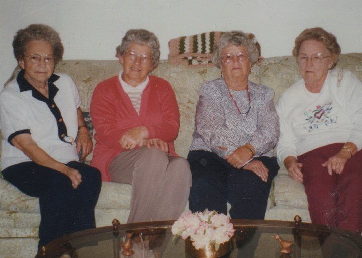 2007.jpg - Edna Roth, Elenor Woline, June Conrad, ???