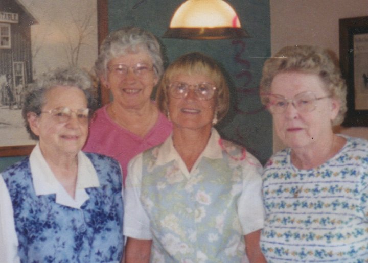 2008.jpg - Edna, Elenor Woline, ???, ???