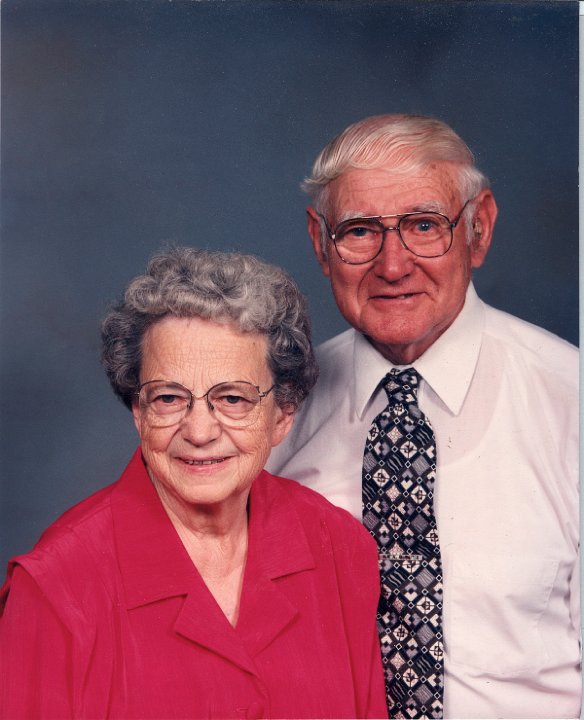 0901B.jpg - Ray & Edna Roth, 50th Wedding Anniversary.  1993