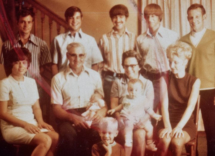 1876.jpg - Charla, Larry, Ray, Julie, Reynolds, Kevin, Edna, Tina, Lynn, Lamar, Joann, Fred Roth.  1972