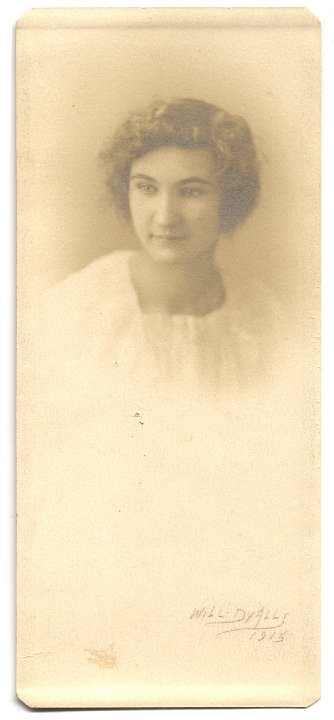 0014.jpg - Margaret Cochran.  Married Elmer Reschly 2/19/1913.  Will Dyall Studio.  1912