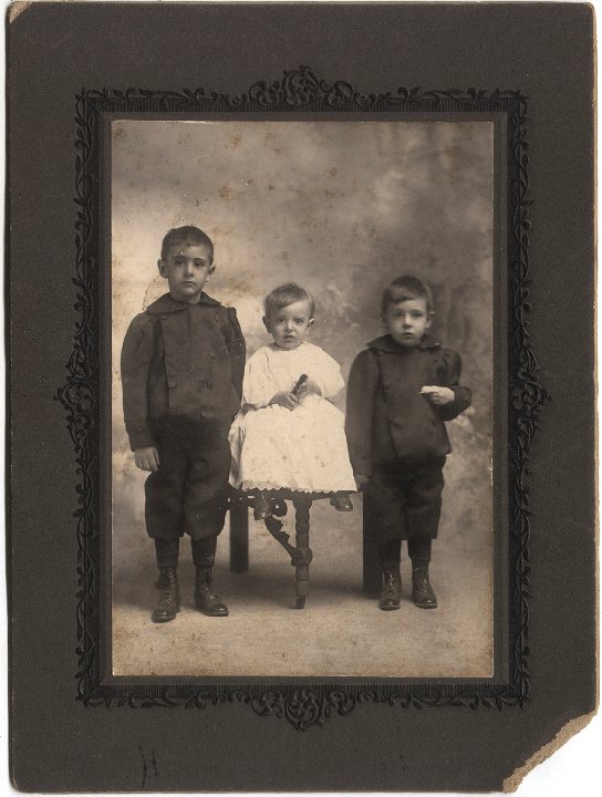 0016a.jpg - Henry, Johnny, & Irvin Reschly  1909c