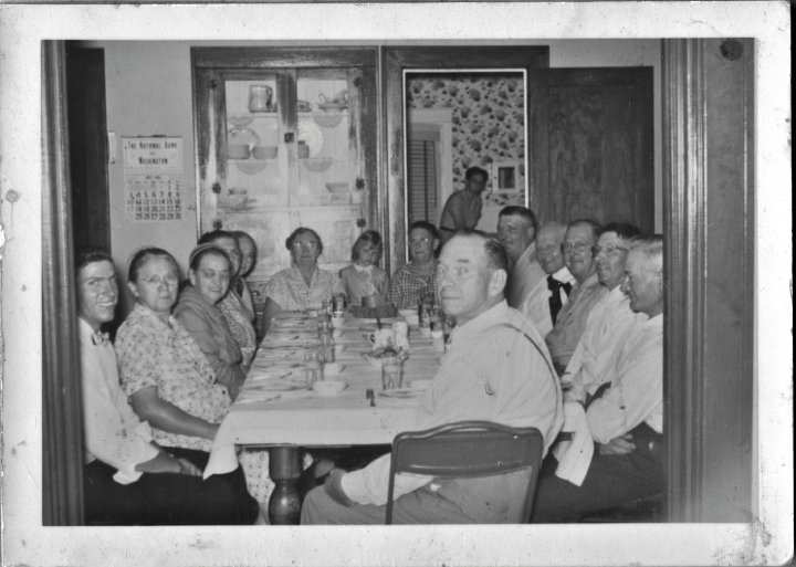 0128.jpg - Children of Joseph and Anna Roth Reschly.  left:  Ray Reschly, Fannie [Mrs. Harry R.], Katie Reschly, Edith Roth, Anna Reschly, Maggie [Mrs. Elmer R], ???child, Emma Reschly Roth, Chris Roth, Elmer Reschly, Amsa Miller, William Reschly, Harry Reschly, Harris Boese.  1948c