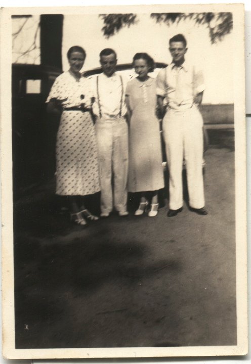 0281.jpg - Verda Gingerich, Harold Reschly, Kathryn Schrock, Ralph Reschly.  1940c