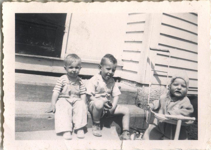 0363.jpg - Fred, Larry Roth, and Meredith Reschly. 1949c