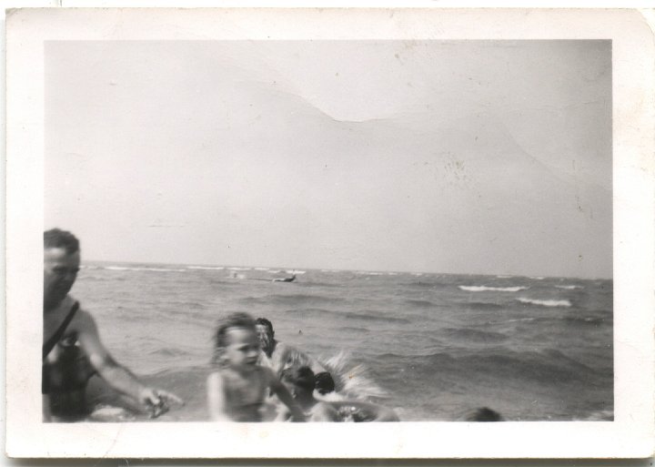 0407.jpg - Vernon Kauffman, Joanne Reschly, Ralph Reschly Lake Michigan  1949c