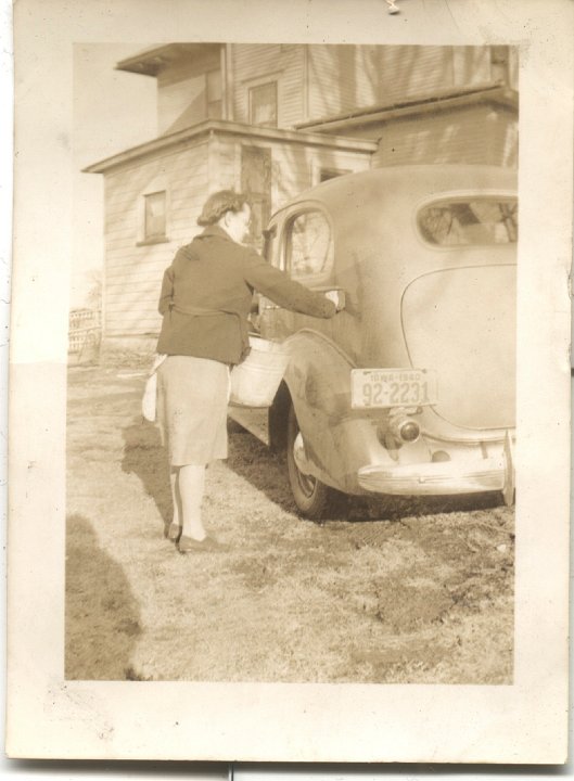 0496.jpg - 'All behind!'  Edna Reschly  1941