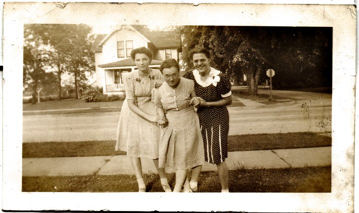 0536.jpg - Aldine Eichelberger, Irene I. Reschly, A. Irene Reschly  1941c