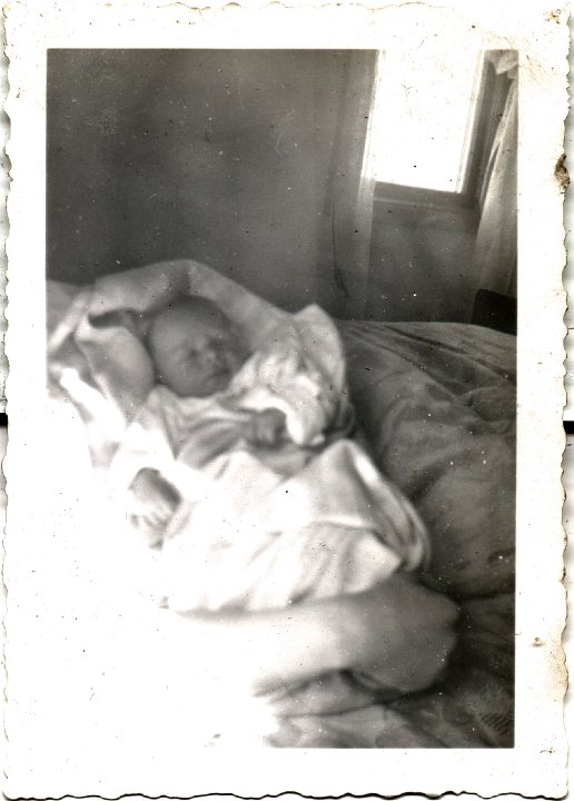 0630.jpg - Louise Marie Reschly  1 week old.  Born  Mar 28, 1942