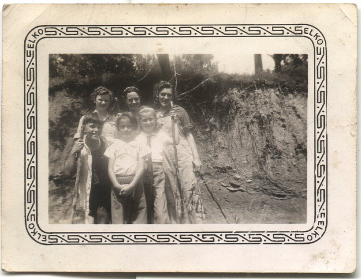 0651.jpg - Fishing at Harold Bontrager's Pond.  1944   back:  Millie Jacoby, Ruth Reschly, Millie O; front:  Howard King, Lola Von & Treva Bontrager.   Picture taken by Irene Pankoke.