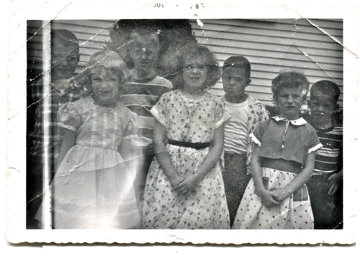 0701.jpg - Bible school:  Back row:  Lynn Roth, Larry Richard, ???, Rodney Reschly; front row:  Marla Wyse, Beth Roth, ???.  1958c