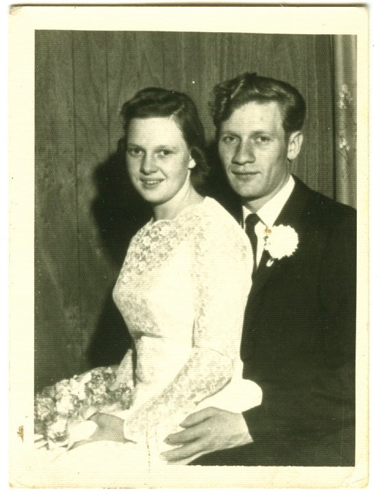 1215.jpg - Louise & Dan Nisley  married Dec 31, 1961