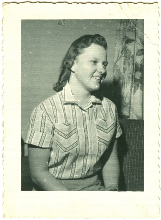 1366.jpg - Louise Reschly, 1957c