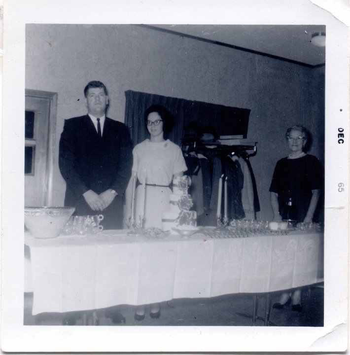 1487.jpg - Edward & Doris Longnecker Reschly  1965  Reception at Sugar Creek Fellowship Hall.