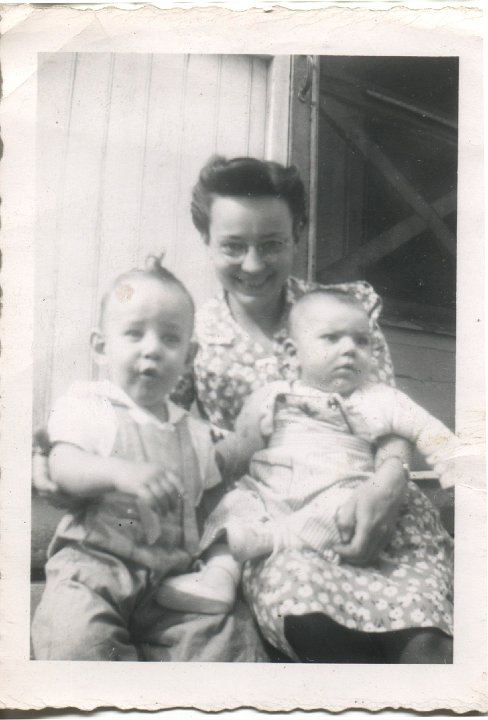 0367.jpg - Fred Roth, Edna Roth, Dudley Pankoke  1947c