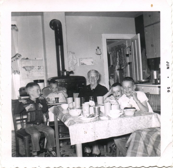 0424.jpg - Fannie Roth with Fred, Larry, Lynn, Reynolds Roth  1956