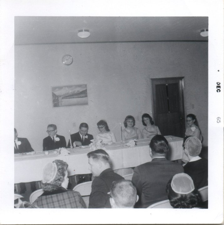 0441.jpg - Kenny, Sheril Mullett, Becky Roth, Karen Beachy, Rosemary Roth.  Ivanoskys front row left.  1965