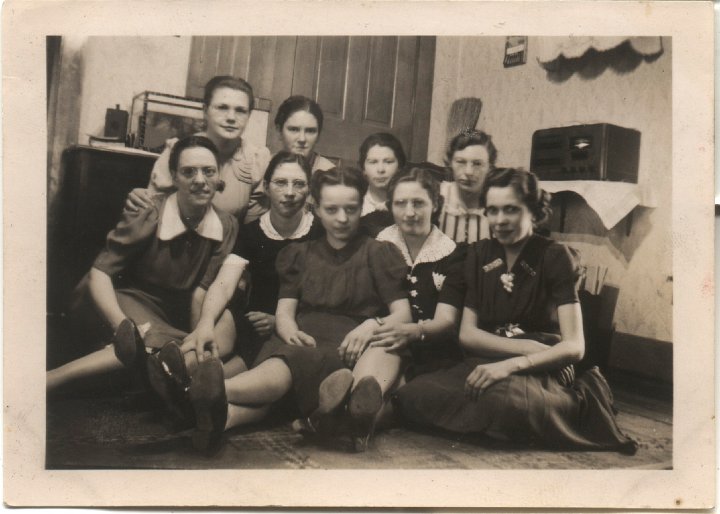 0480.jpg - 'Ethel's birthday suprise.  Where's Ethel?'  Back:  Lucille Boese, Alice Reschly, Ruth Miller, Edith Steckly [Boese][Nebr]  Front:  Ruth Reschly, Margarite Roth, Edna Reschly, Francis Alliman, Berdine Beckler [Nebr]