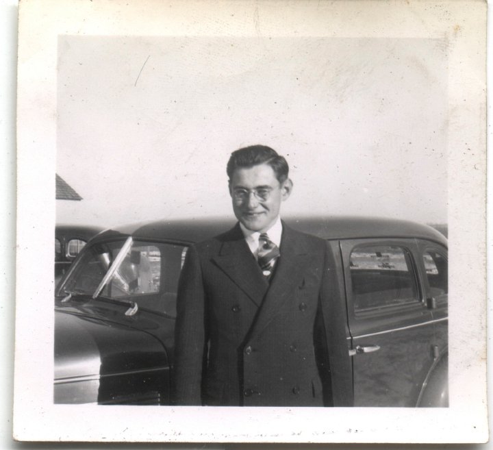 0543.jpg - Ray Roth  1944c