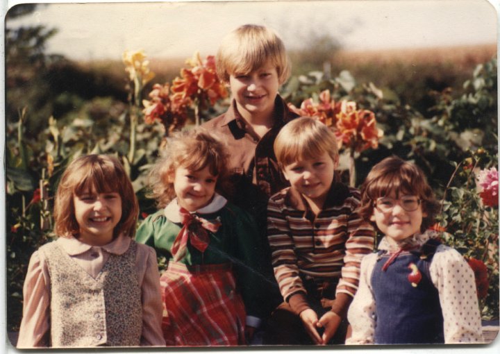 0738.jpg - Tina, Jennifer, Kevin, Jeff, Julie Roth  1978