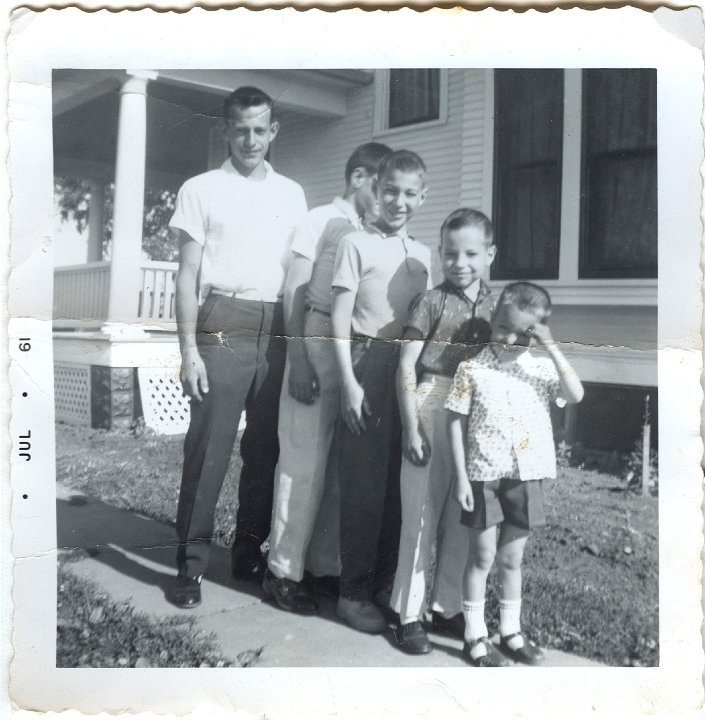 0928.jpg - Fred, Larry, Lynn, Reynolds, Lamar Roth  July 1961