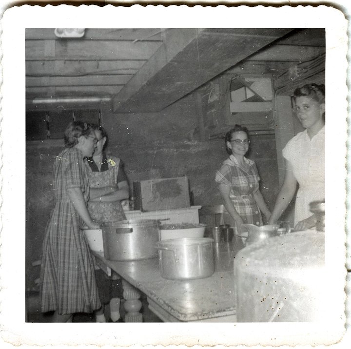 0935.jpg - Mrs. Noah Uternahrer, ???, Edna Roth, Alberta Miller.  1953c