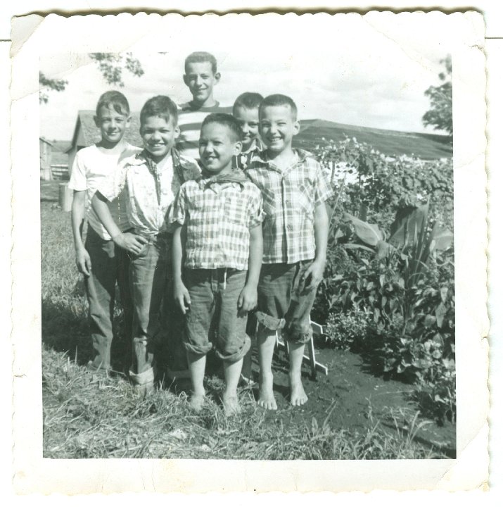 1002.jpg - Denny Reschly, Frank, Jr Trevino, Fred Roth back, Danny Trevino front, Larry & Lynn Roth  1959c