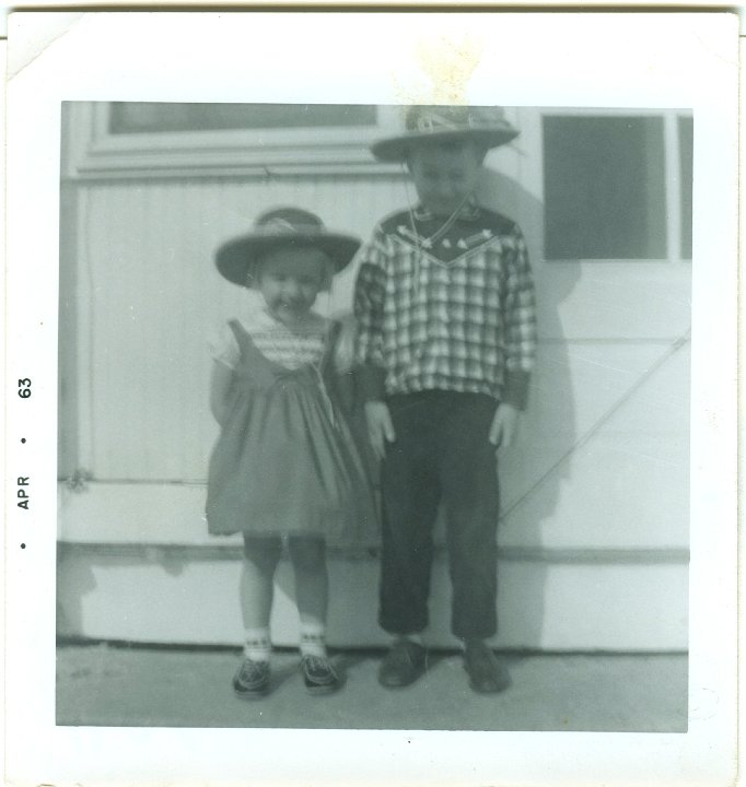 1041.jpg - Julie Ogie & Lamar Roth 1963