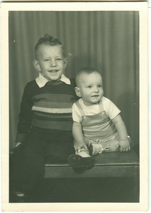 1100.jpg - Fred & Larry Roth 1950c