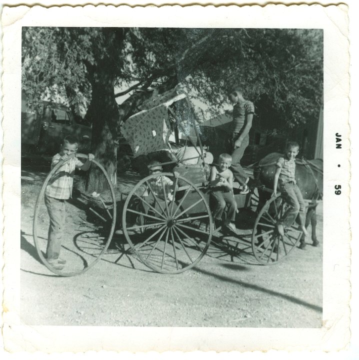 1156.jpg - Larry Roth, ???, Jerry Reschly, Fred Roth, Lynn Roth, Old Kate.  1959