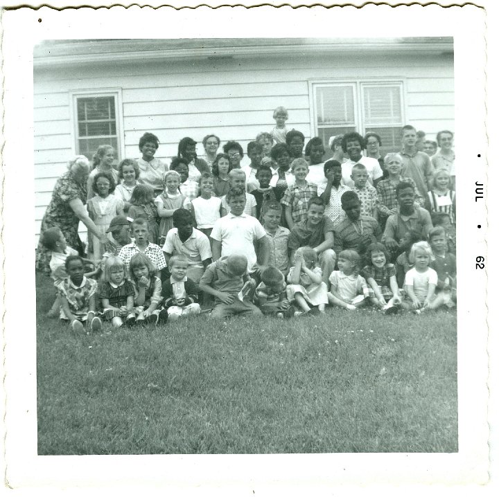 1177.jpg - Pleasant View Summer Bible School  1962.  BKrow 5, left:  Sally & Esther Graber, ???, Jackie Tolson, ???, ???, ???, ??? girl  above back, ???,  ??? covering, Sharon Wyse, ??? turned face, Vera Schlatter, Mrs. Bear.  Row 4:  ???, ???, Ruggles, ???, ???, ???, ???, ??? boy.  Row 3:  Ruggles, ???head turned, Barbara Graber, ???, ???, ???, Clayton Bear, ???, ???, Wendell Bear, ???.  Row 2:  ??? boy turned, ??? baseball hat, Dwayne Burkholder, ???, ???, Lynn Richard, Larry Roth, ???, ???, ???.     Row 1 seated:  ???, Julie & Jackie Ogie, ???, ??? head down, ???, ???, ???, ???, ???, ???.