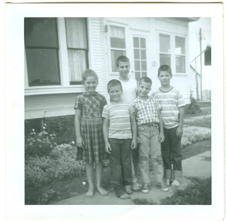 1187.jpg - Cindy, Tim Sweigart, Lynn, Reynolds Roth, & Steve Rebling.  1964c