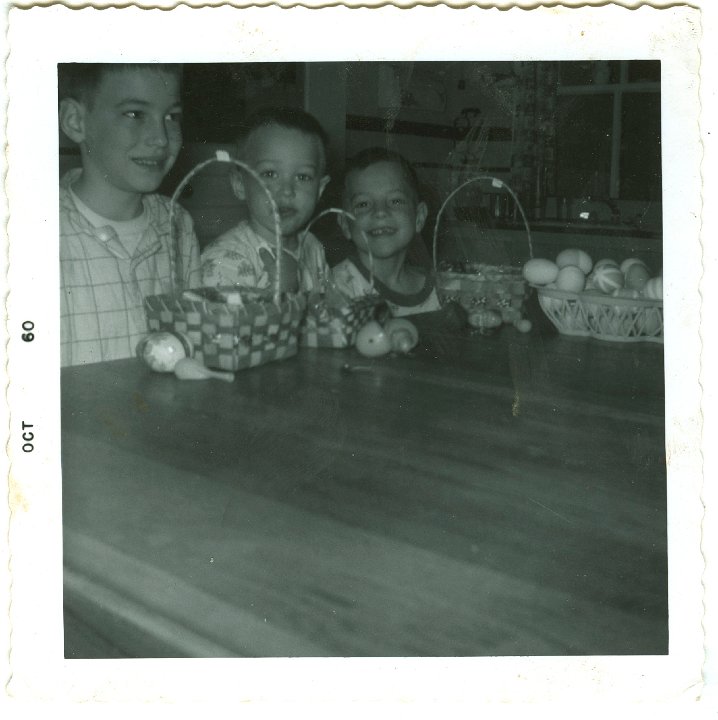 1200.jpg - Easter Egg Hunts.  Lynn, Lamar, Reynolds Roth  1960