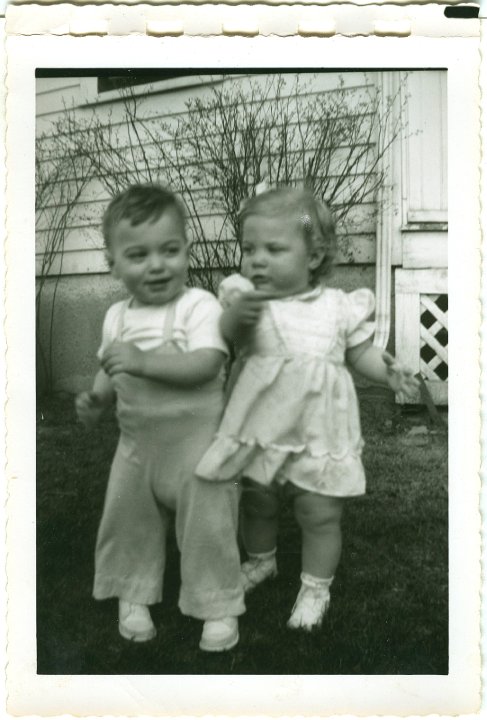 1286.jpg - Rosemary & Lynn Roth.  1953